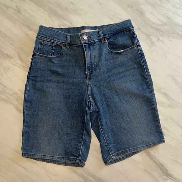 Levi's Women's Denim Bermuda Shorts Size 26 - Picture 1 of 9